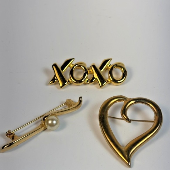 Anne Klein Jewelry - Brooch Lot Gold Tone Scatter Pins Vintage Anne Klein Love Theme Heart